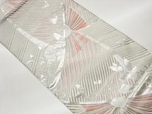 変わり曲線に蝶模様織出し袋帯